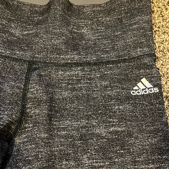 Adidas Sz M Women’s Capris - Picture 4 of 4